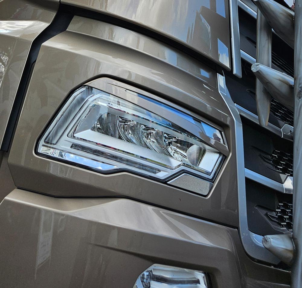 DAF žibintų apvadai